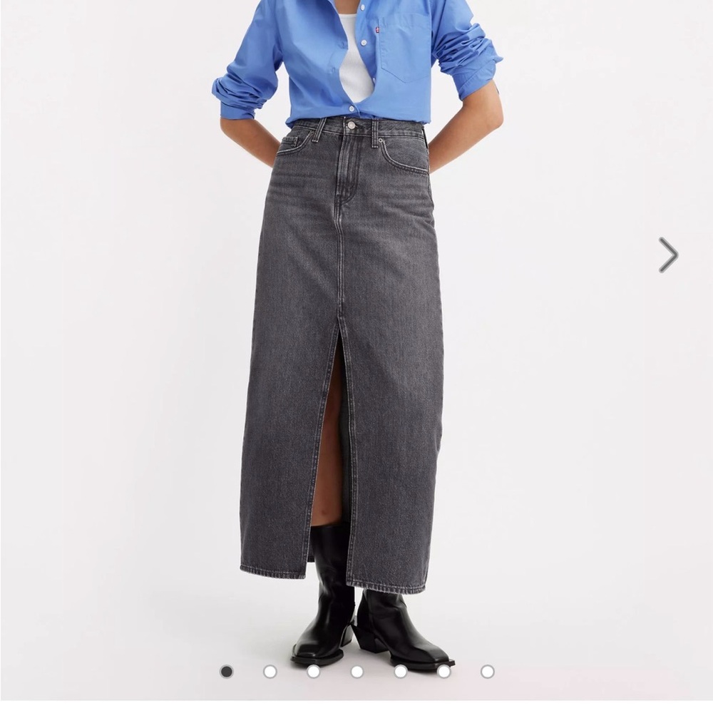 Levi’s Ankle Column Denim Skirt – Size 25 (NWT)